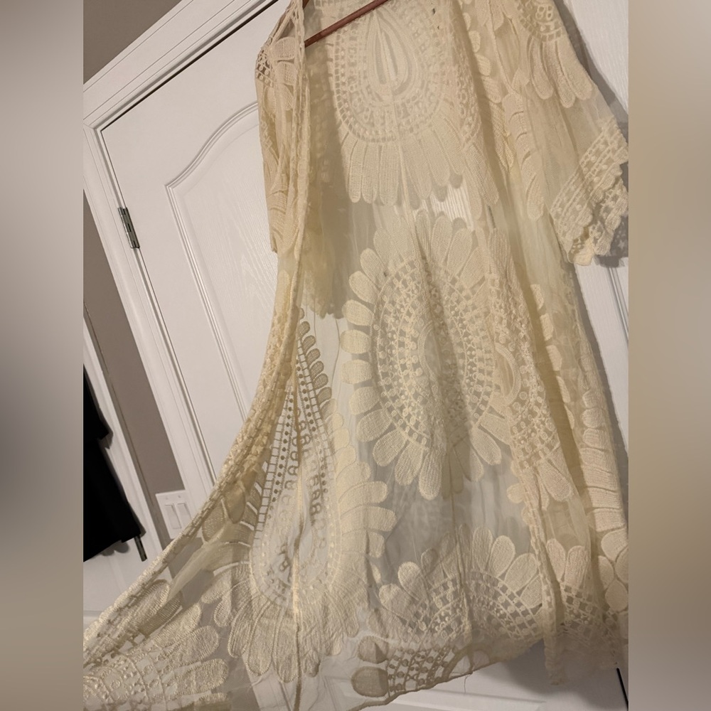 Lace Duster - Picture 3 of 5